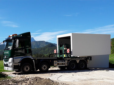 Anlieferung mit Spezialfahrzeug