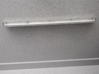 Feuchtraum-Wannenleuchte